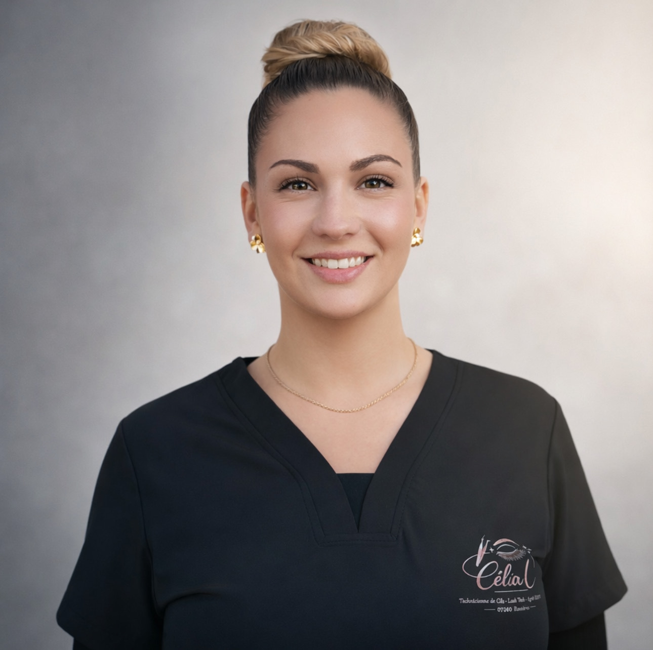 Portrait de Célia, technicienne de cils à Rosières