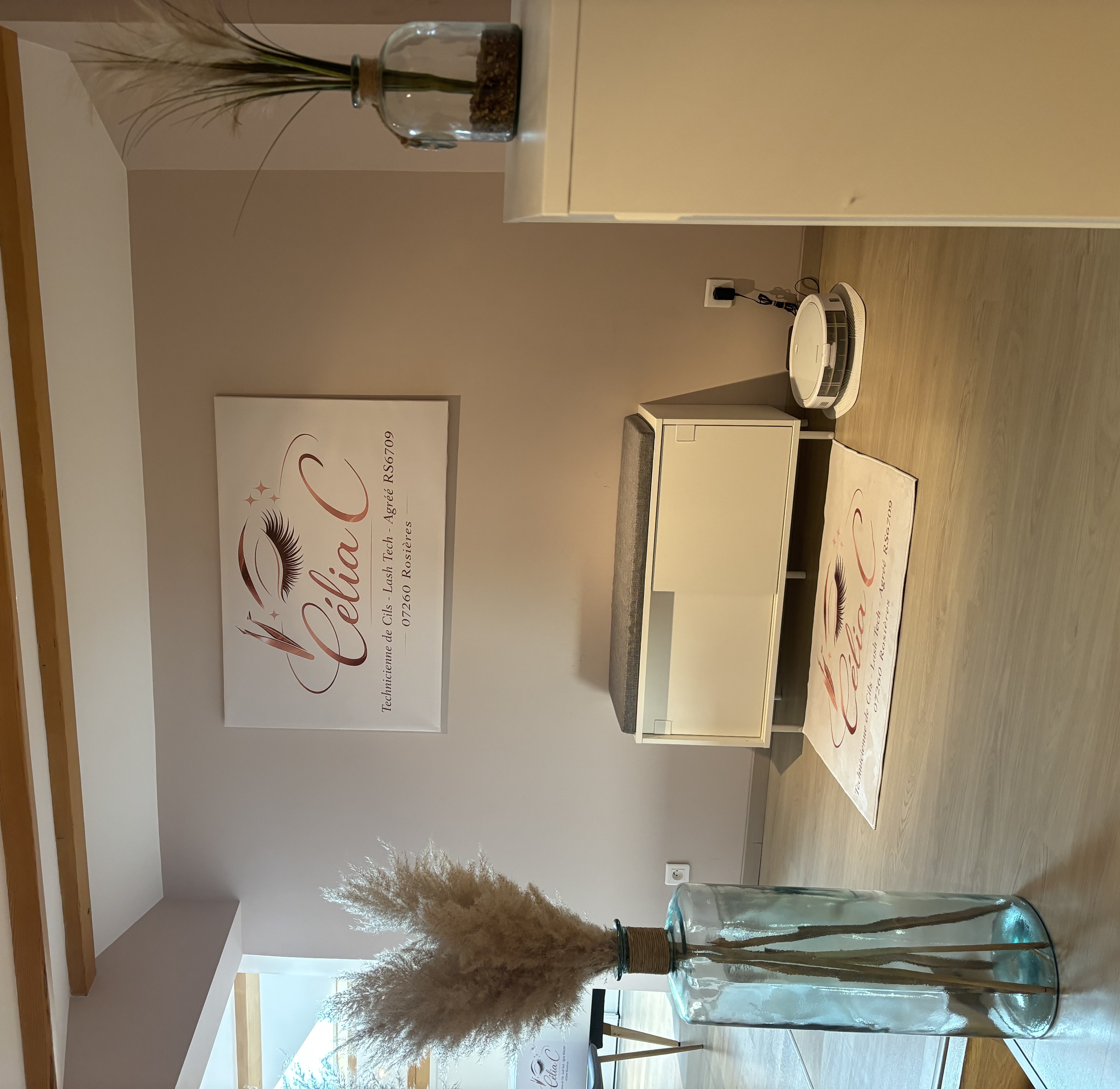 Détail de la décoration chaleureuse de l'institut à Rosières